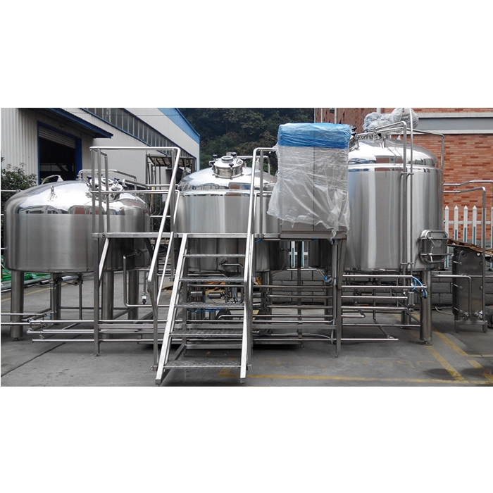 Three-vessel steam heated brewhouse system